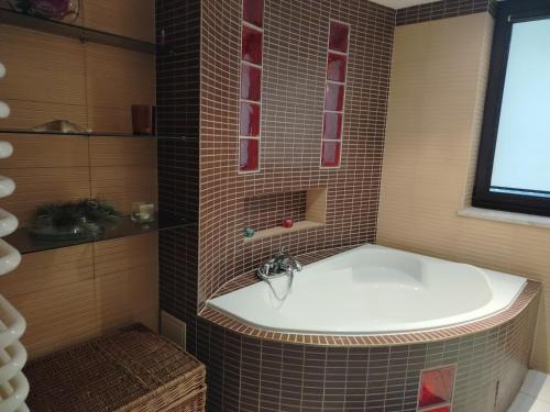 Sandomierz House | Studio z dwiema sypialniami i prywatną łazienką z wanną