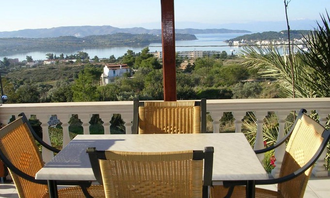 Agii Anargiri Apartment | "studiosKALITHEA"