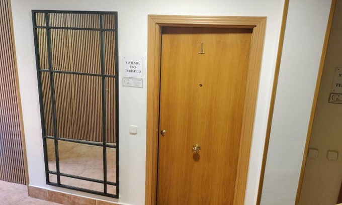 Alcala de Henares Apartment | Study of Don Quixote. B2 (1 double bed 1 puff bed)