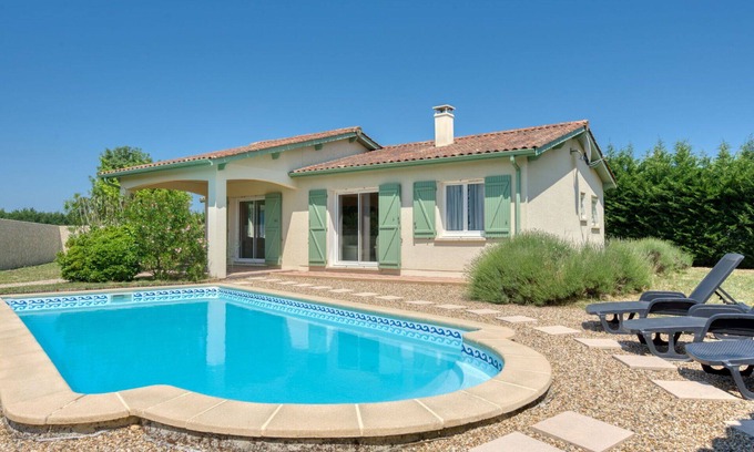 Ordonnac House | Stunning private villa for 6 people with WIFI, private pool, TV, terrace and pets allowed