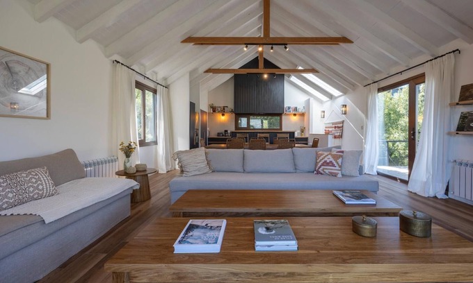 San Carlos de Bariloche House | Stunning views of Cerro Catedral & Lake Gutierrez in San Carlos de Bariloche.