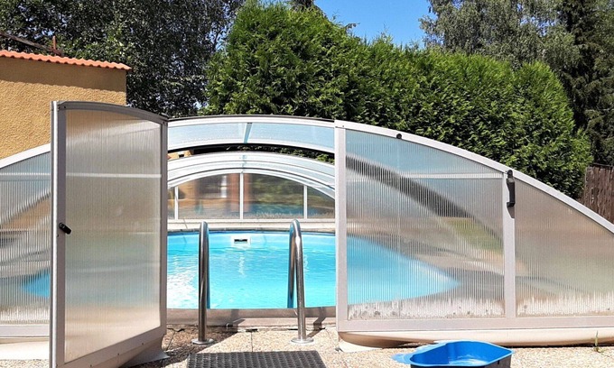Stare Buky House | Stunning private villa with private pool, WIFI, hot tub, TV, terrace, pets allowed and parking