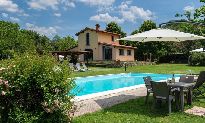 Terranuova Bracciolini Villa | Stunning private villa for 4 people with pool, WIFI, TV and pets allowed