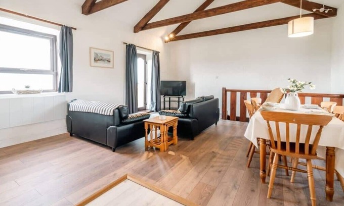 Widemouth Bay House | Stunning 2 Bedroom Coastal Cottage nr Bude