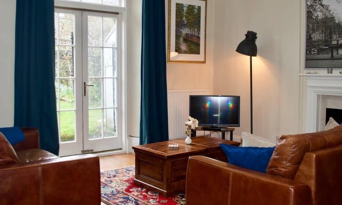 Bonnington Apartment | Stunning 3 Bedroom City Centre Home