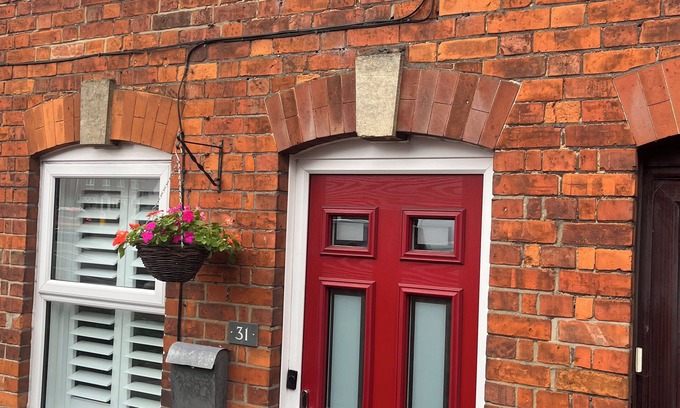 Marlborough House | Stunning 3 bedroom house five minutes walk to town Centre with private parking.