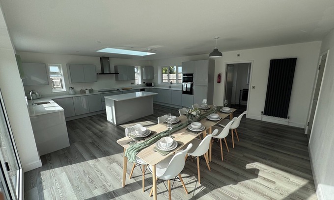 Bouvet Island House | Stunning 4bedroom detached home on the outskirts of Weston super mare (sleeps 8)