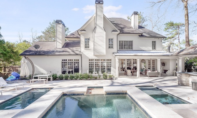 Paces Villa | Stunning 7 Bedroom Buckhead Estate