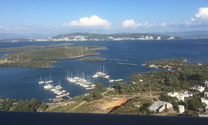 Kiyikislacik Apartment | Stunning, air conditioned 2 bedroom penthouse suite, over looking the Aegean Sea