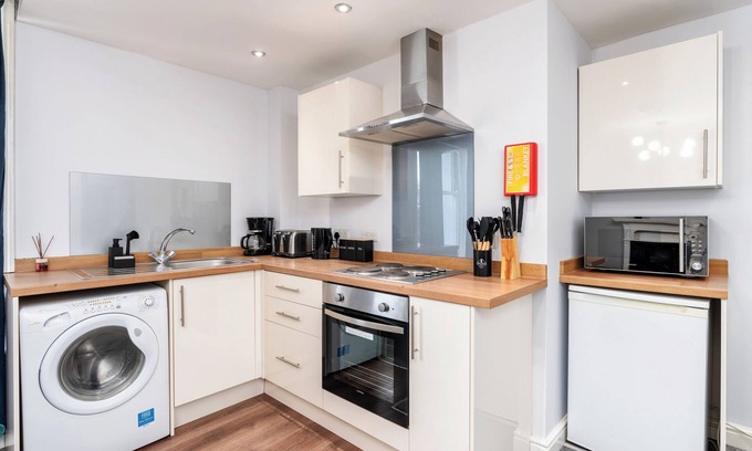 Doncaster Apartment | Stunning Albion Place/City Center Apt/Free Parking