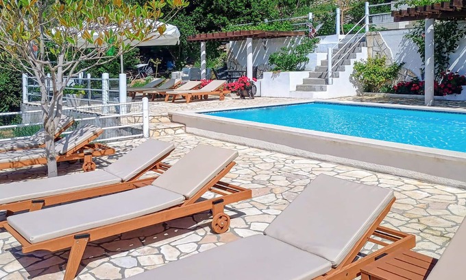 Mimice Apartment | Stunning apartment in Mimice with WiFi