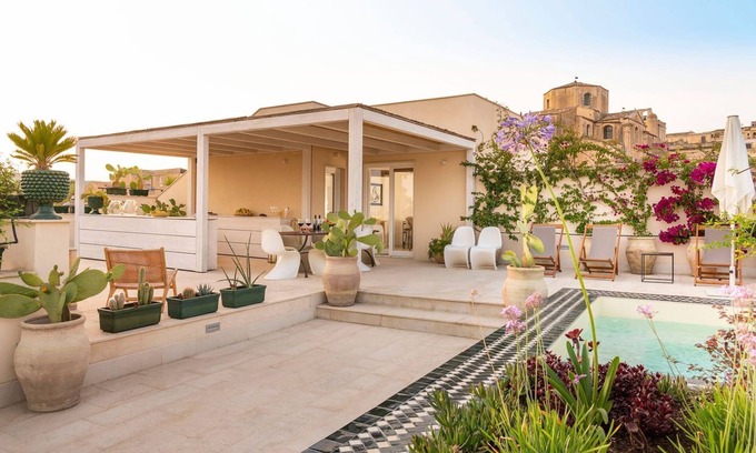 Noto Historic Centre Apartment | Stunning Apartment with View in Noto Sicily