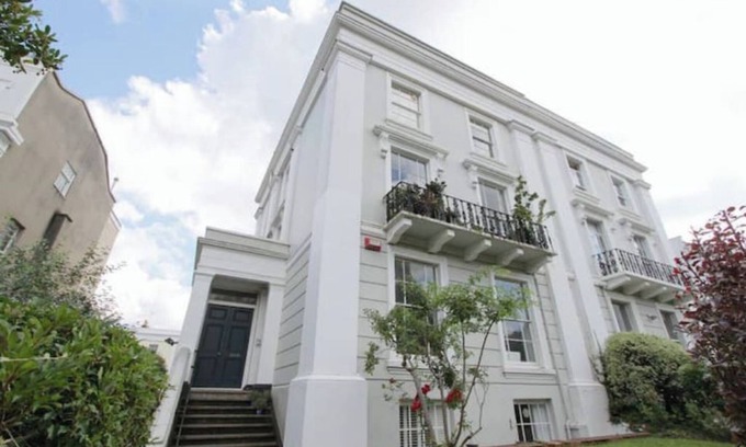 Clifton Apartment | Stunning Arty Apartment in the heart of Clifton