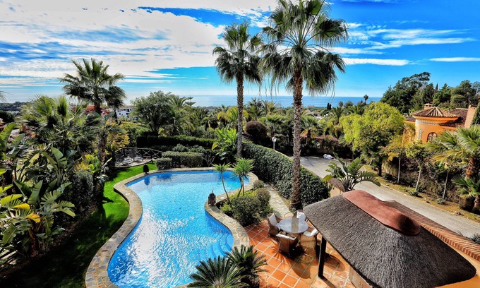 Urbanizacion Hacienda las Chapas Villa | Stunning award-winning villa with sea views in exclusive area near beach