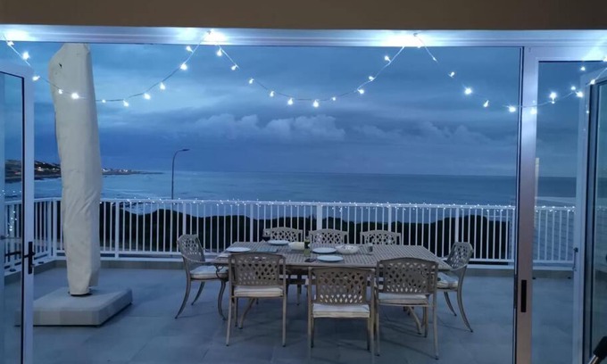 L'Agulhas House | Stunning beachfront spacious family home