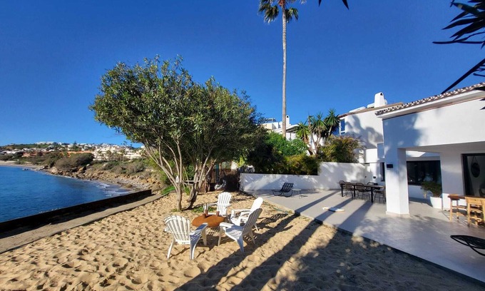 Costa del Sol Occidental Villa | Stunning beachfront villa for 16 people!