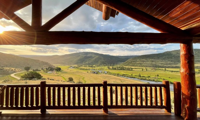 Meeker Cabin | Stunning Cabin w/Huge Deck & Amazing River Valley Views - WIFI