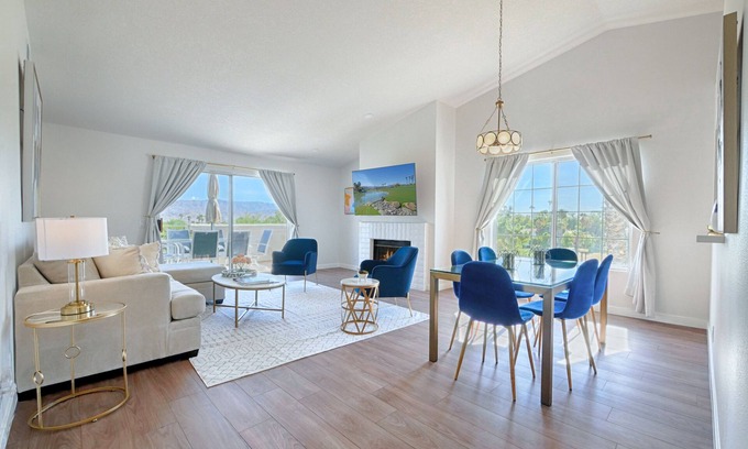 Palm Desert Condo | Stunning Desert Chic Condo