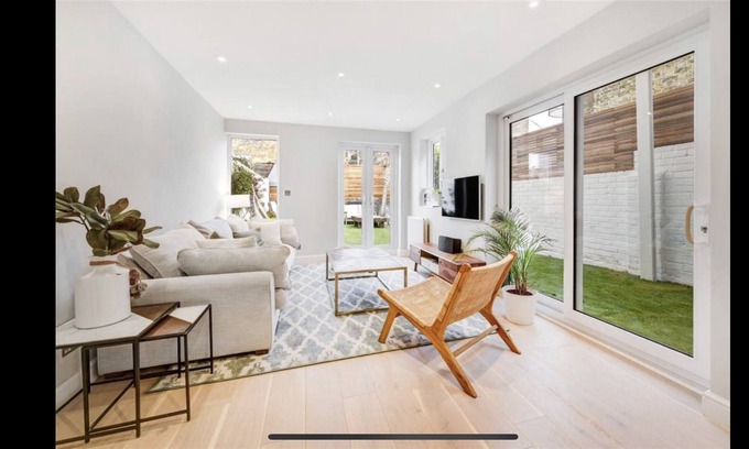 Northcote House | Stunning Family House in Perfect Location