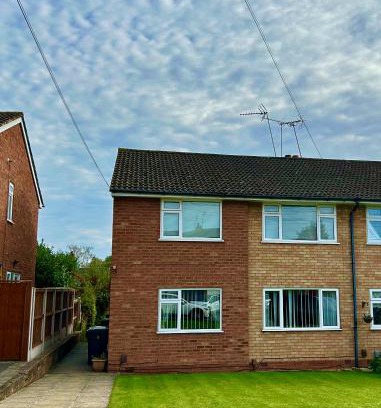 Redditch Apartment | Stunning flat in Webheath, Redditch