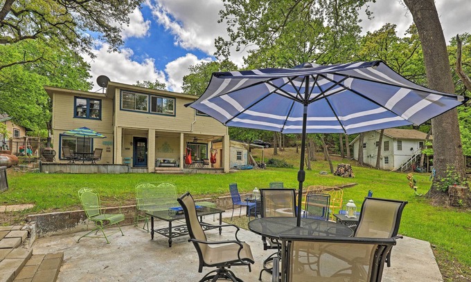 Fort Worth House | Stunning Fort Worth Retreat w/ Yard by Lake Worth!
