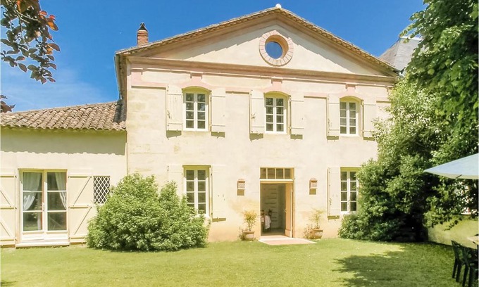 Saint-Antoine-de-Breuilh House | Stunning Home In St Antoine De Breuilh