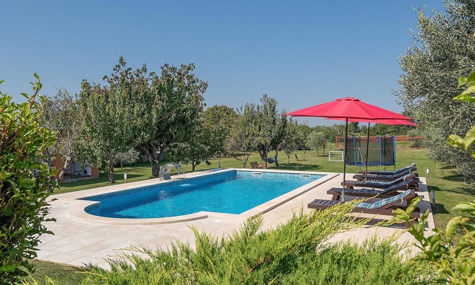 Orihi House | Stunning home in Barban with WiFi