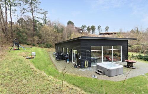 Femmøller House | Stunning Home In Ebeltoft With Wifi