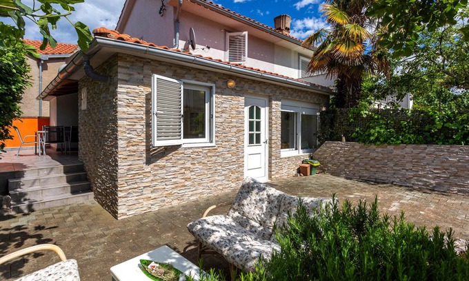 Gabonjin House | Stunning home in Gabonjin with WiFi