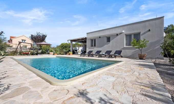 Sibenik House | Stunning home in Jadrija