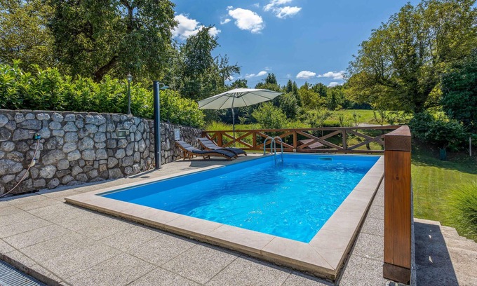 Presika House | Stunning home in Lukovdol with sauna