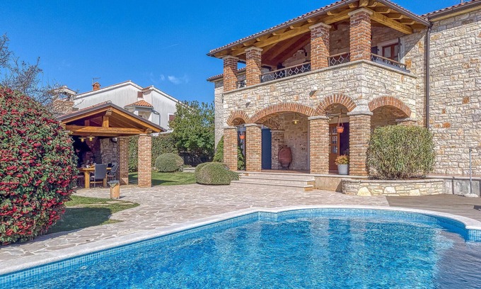 Baderna House | Stunning home in Porec