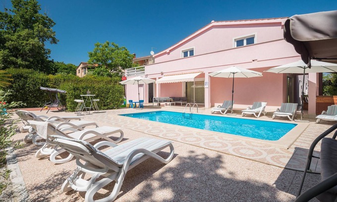 Kadumi House | Stunning home in Porec with kitchen