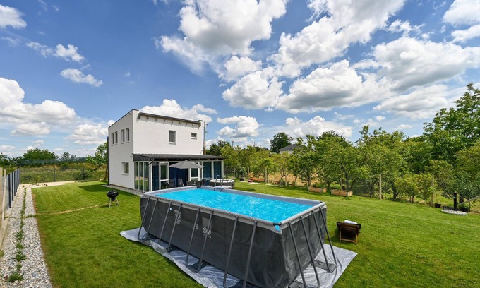 Gornji Kneginec House | Stunning home in Turcin with sauna