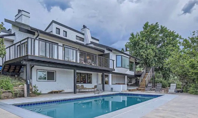 Wonderland Hills House | Stunning In-Town Luxury Mountain Retreat