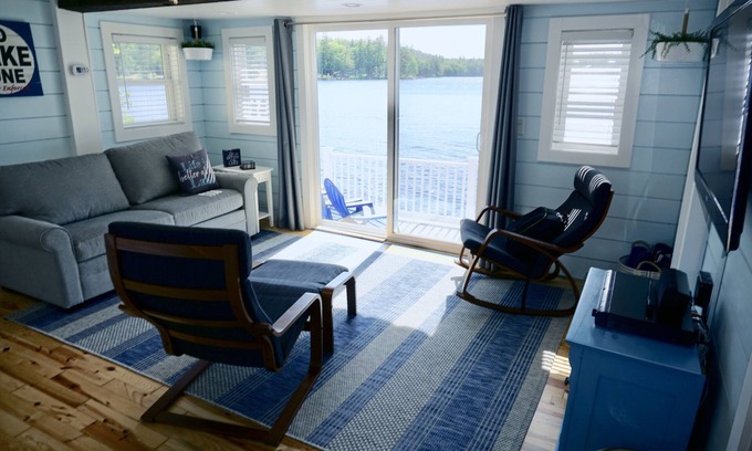 Franklin House | Stunning Lake House on Beautiful Webster Lake, Perfect for your Summer Get-Away.