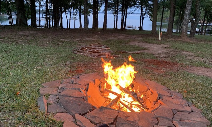 Hartwell House | Stunning Lake Views, Family/Pet Friendly, Private Dock