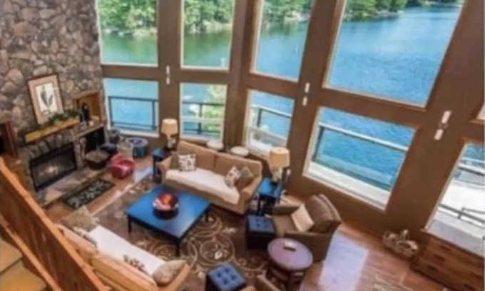 Severn Cottage | STUNNING LARGE CHALET COTTAGE IN MUSKOKA
