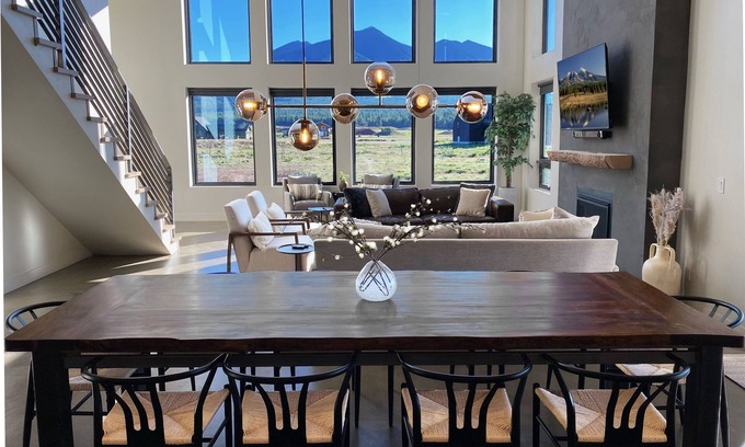 Fort Valley House | Stunning Mountain Views w/Hot Tub, A/C & Heated Floors at Base of Snowbowl