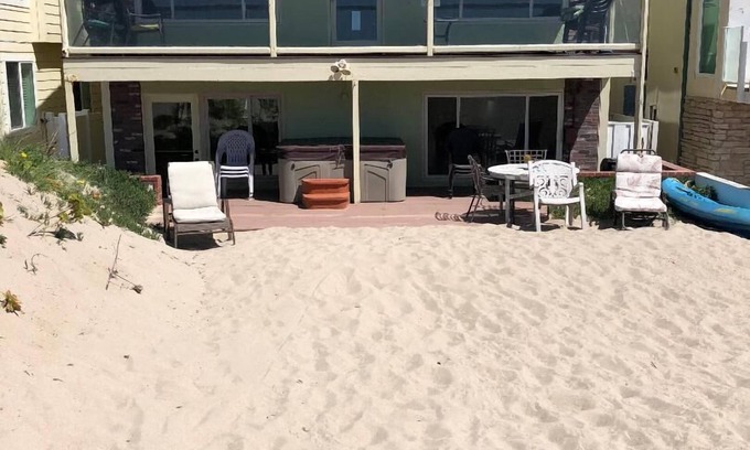 Silver Strand House | Stunning Ocean and Islands View from this beach front one-bedroom apartment!
