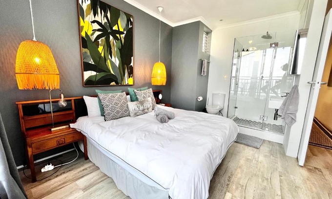 Selection Beach Apartment | Stunning Oceanfront Apartment with a balcony overlooking Umdloti Beach