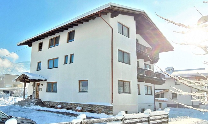 Strass im Zillertal House | Stunning private villa for 24 people with WIFI, TV and balcony