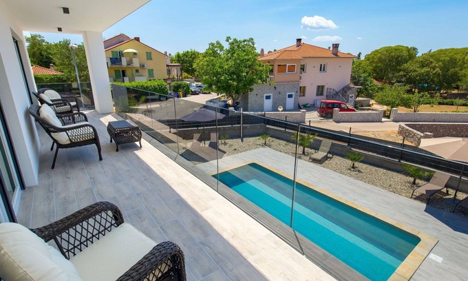 Skrbcici House | Stunning private villa for 10 people with A/C, WIFI, private pool, TV and terrace