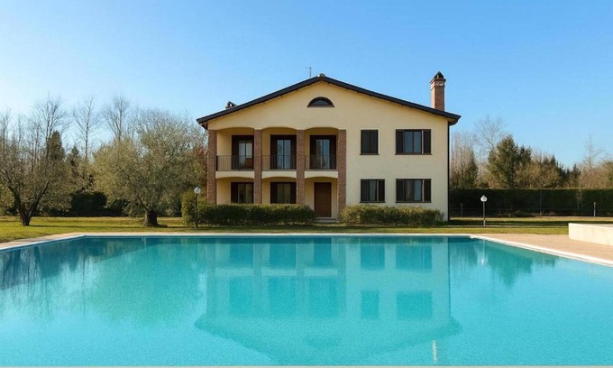 Lamporecchio Villa | Stunning private villa with private pool, hot tub, WIFI, TV, terrace and panoramic view