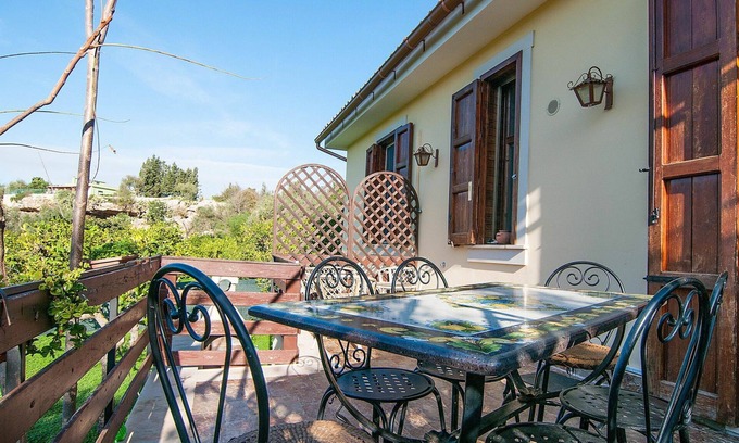 Noto Marina House | Stunning private villa for 6 people with WIFI, A/C, TV, terrace and pets allowed
