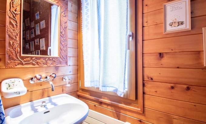 Champoussin House | Stunning private villa for 7 people with WIFI, TV and terrace