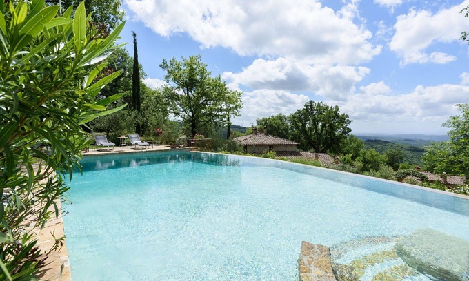 Castellina in Chianti Villa | Stunning private villa for 16 guests with private pool, WIFI, A/C, TV and veranda, close to Siena
