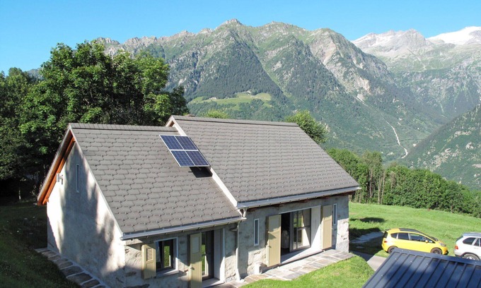 Ponto Valentino House | Stunning private villa for 8 people with TV, patio and pets allowed