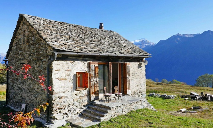 Acquarossa House | Stunning private villa for 4 guests with WIFI, TV, terrace and pets allowed