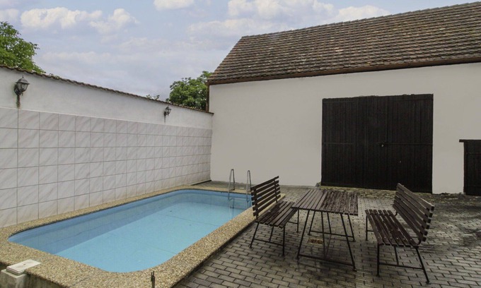 Sedlec Villa | Stunning private villa for 8 people with private pool, TV and pets allowed